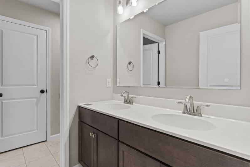 bathroom-full bathroom-full