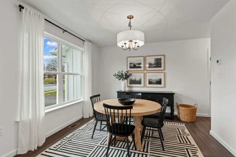 25-essex-dining-room