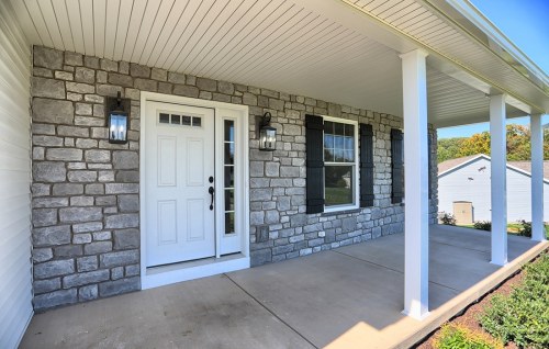 Baywood-221020-porch