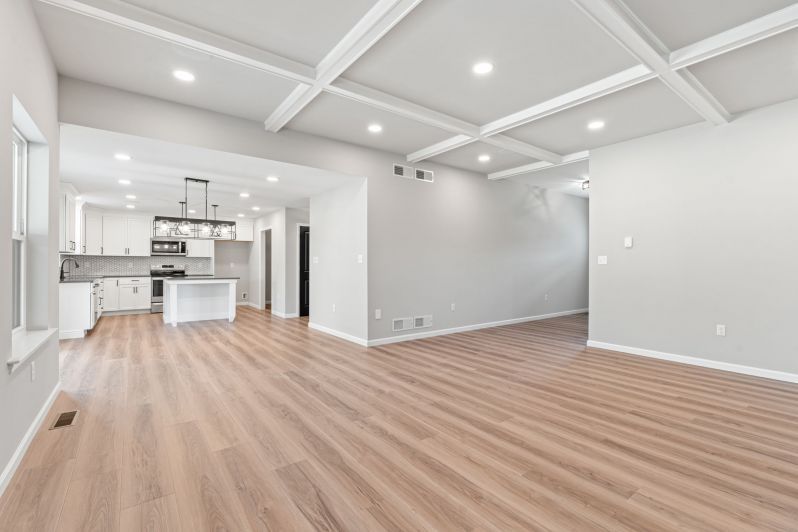 6-web-or-mls-ListRight-Media-6-of-40