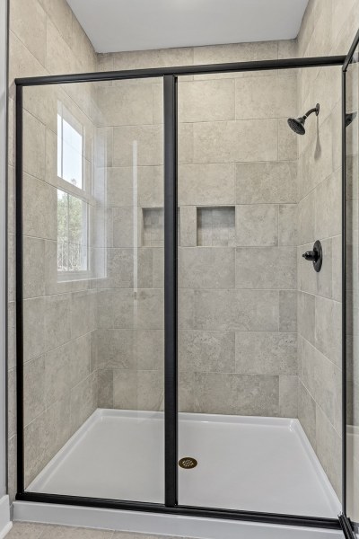 oakridge-921010-shower