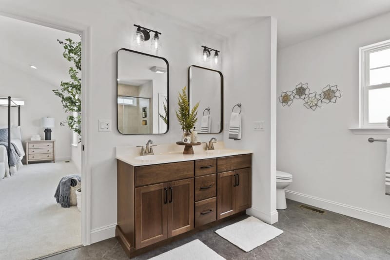 primary-bath-vanity-view
