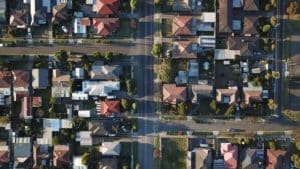 bird's eye view of a housing community