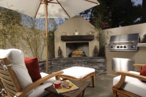 Outdoor fireplace