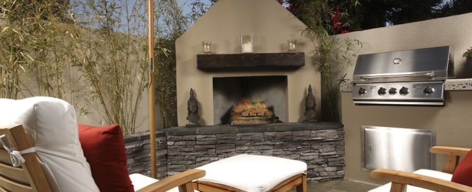 Outdoor fireplace